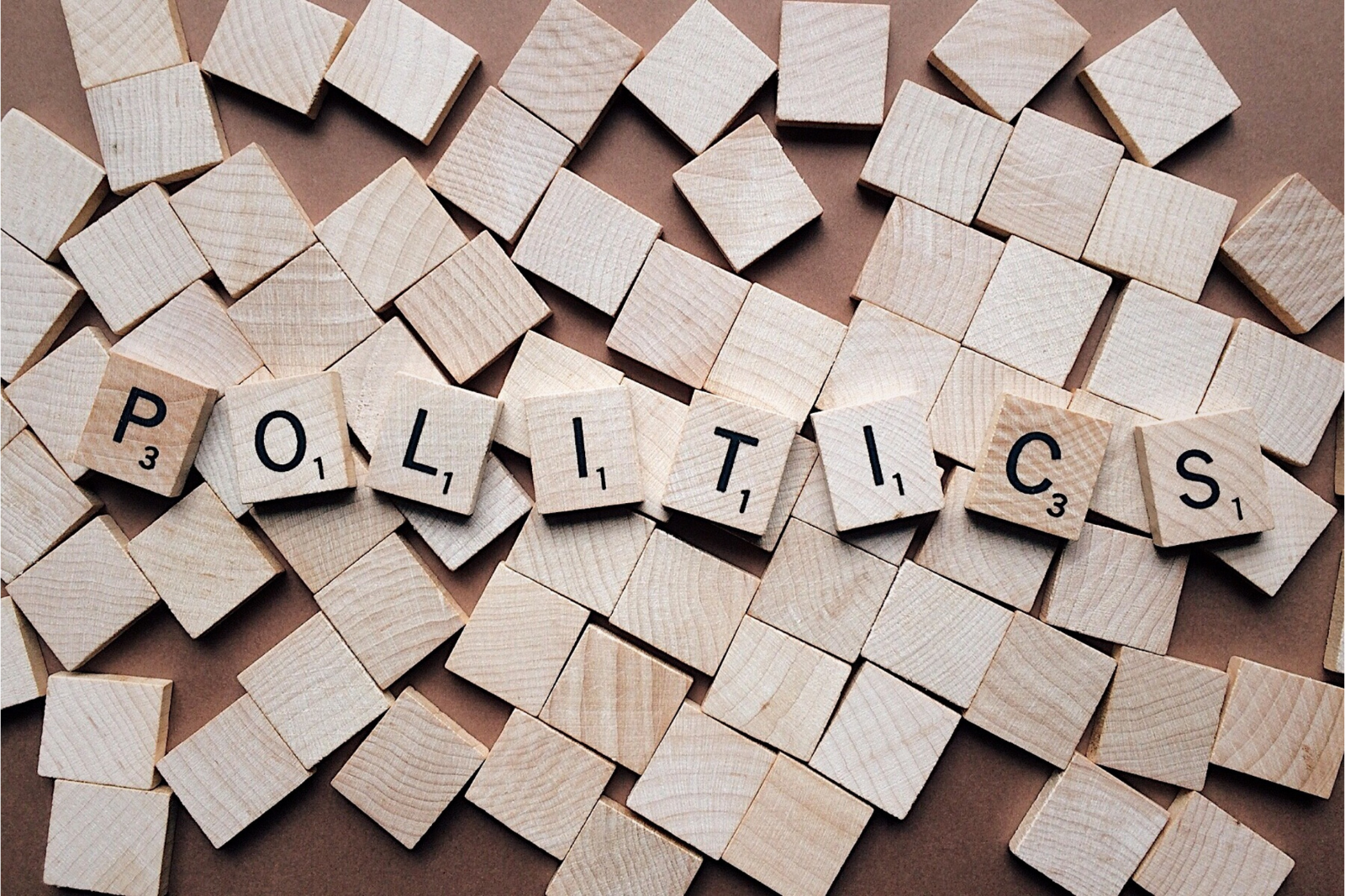 Ilustração sobre PEPs (Pessoas Politicamente Expostas) - Foto/Reprodução: Canva